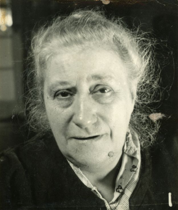 Théâtre : Des femmes au cœur brut.  Portrait de Jeanne Tripier