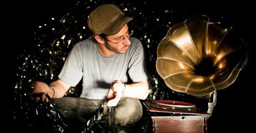 undefined Besoin modeste assiette plate